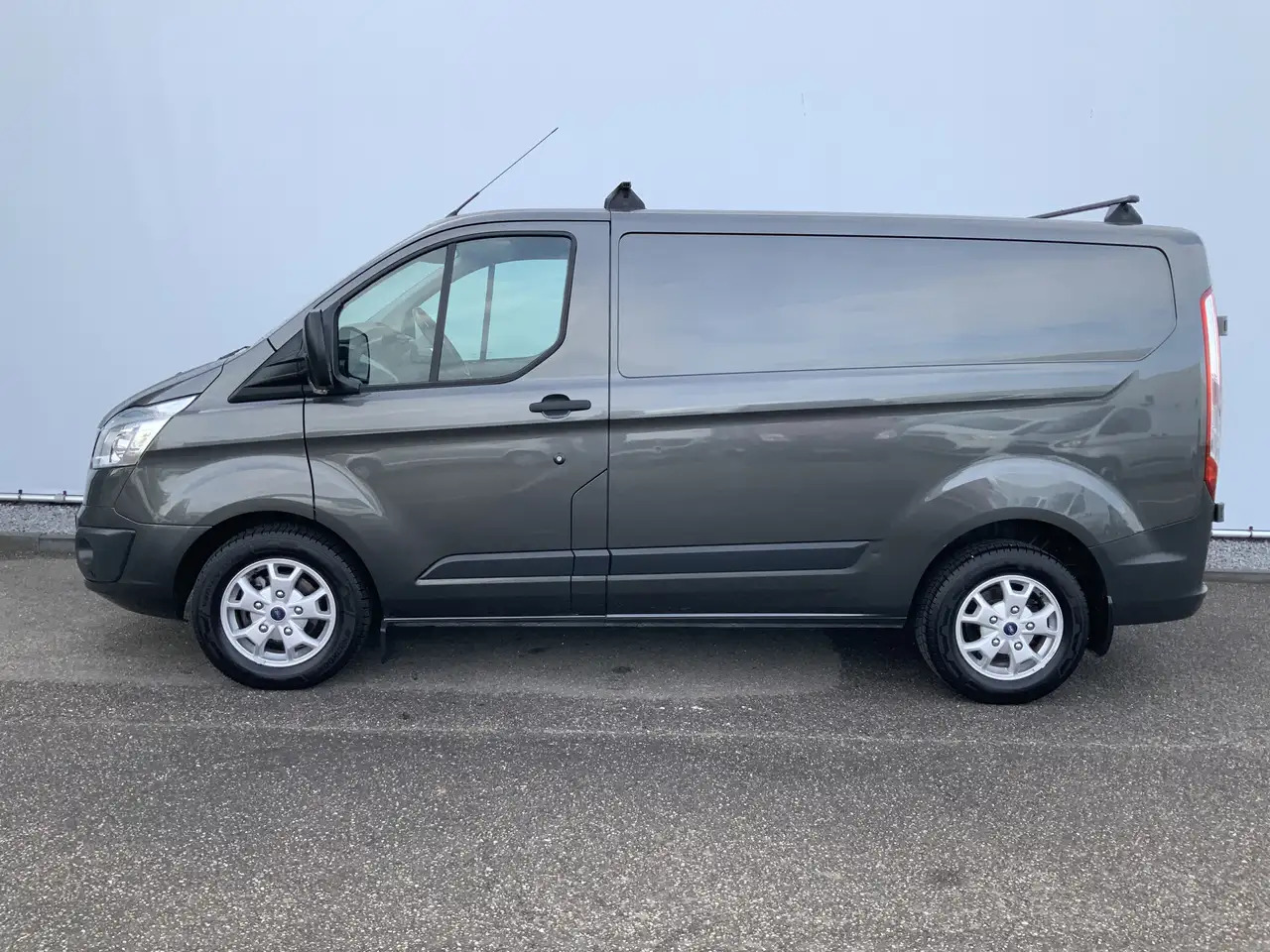 Ford Transit Custom 270 2.2 TDCI L1H1 Trend Airco Camera Cruise Dakdra - فان المدمجة: صور 3 Ford Transit Custom 270 2.2 TDCI L1H1 Trend Airco Camera Cruise Dakdra - فان المدمجة: صور 3