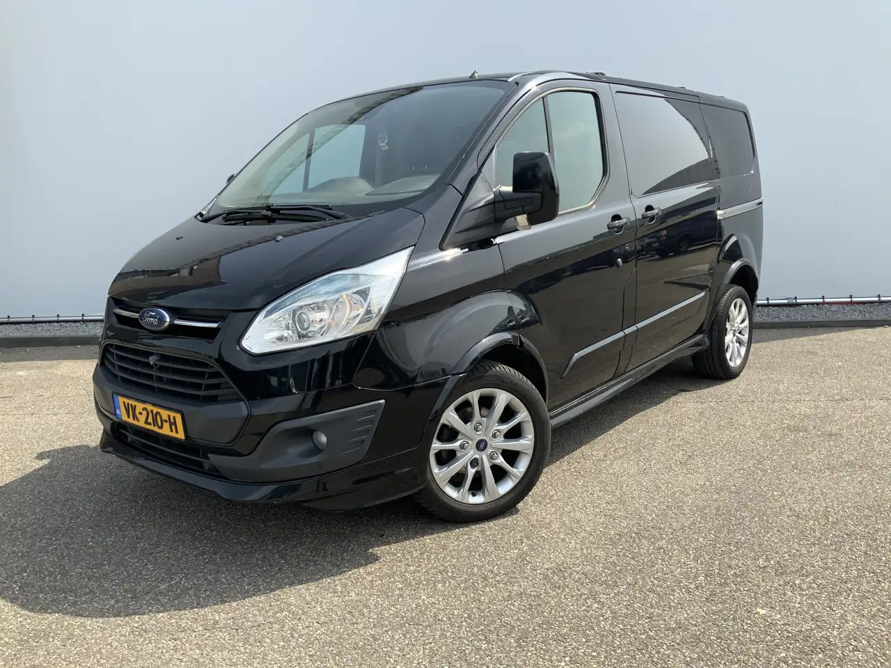 Ford Transit Custom 290 2.2 TDCI L1H1 Sport Airco Cruise 3 Zits Dub Sc - فان المدمجة: صور 1 Ford Transit Custom 290 2.2 TDCI L1H1 Sport Airco Cruise 3 Zits Dub Sc - فان المدمجة: صور 1