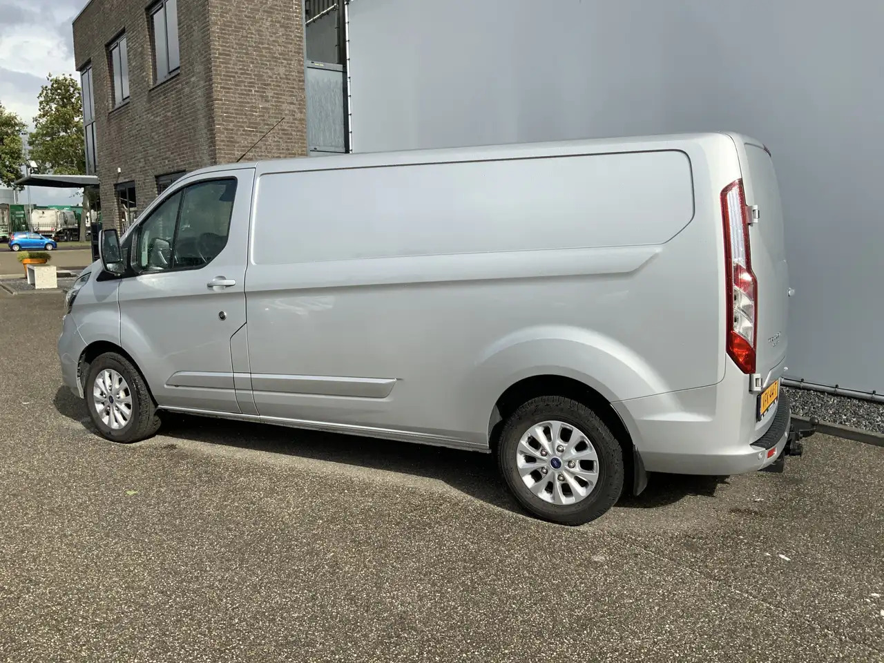 Ford Transit Custom 300 2.0 TDCI L2H2 (MOTOR DEFECT!!) Airco Navi 3 Zi - فان: صور 3 Ford Transit Custom 300 2.0 TDCI L2H2 (MOTOR DEFECT!!) Airco Navi 3 Zi - فان: صور 3