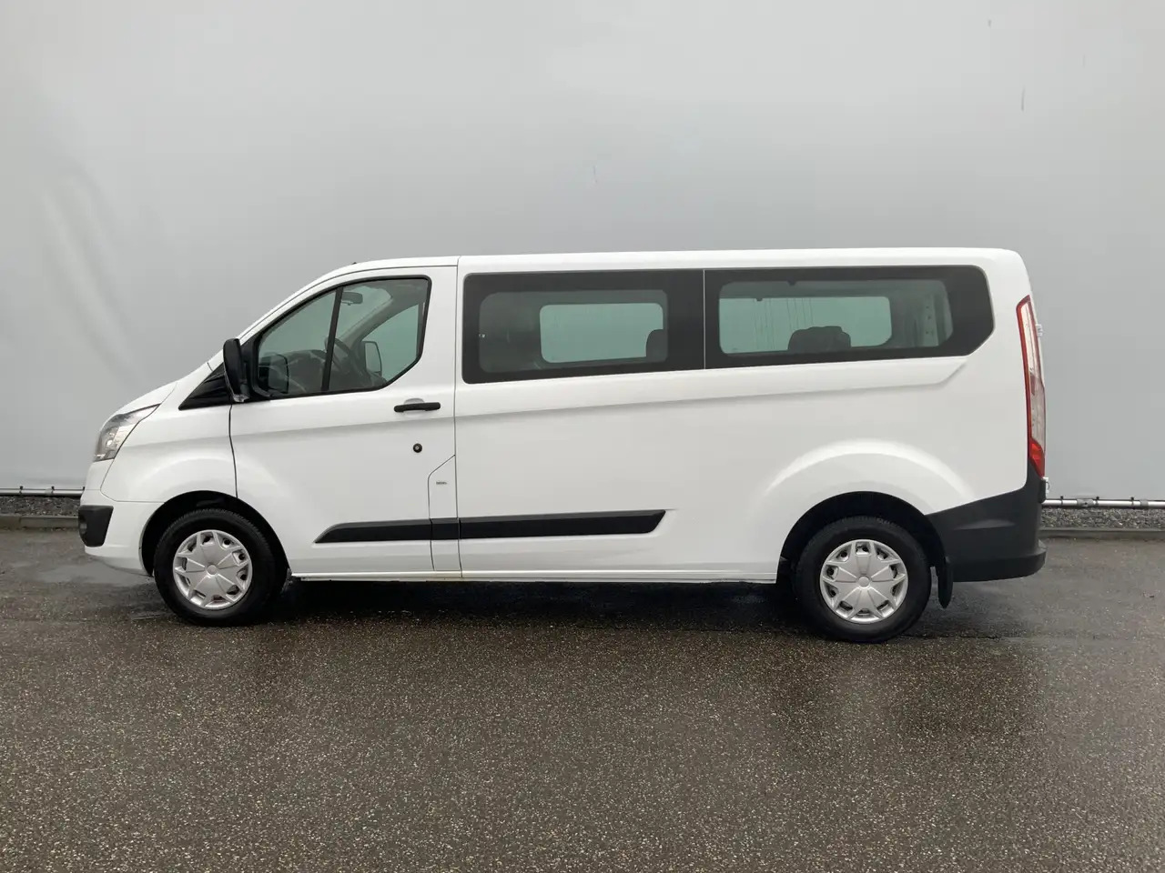 Ford Transit Custom 300 2.2 TDCI L2H1 (11000,- ex btw /ex bpm)Trend - ميكروباص: صور 3 Ford Transit Custom 300 2.2 TDCI L2H1 (11000,- ex btw /ex bpm)Trend - ميكروباص: صور 3