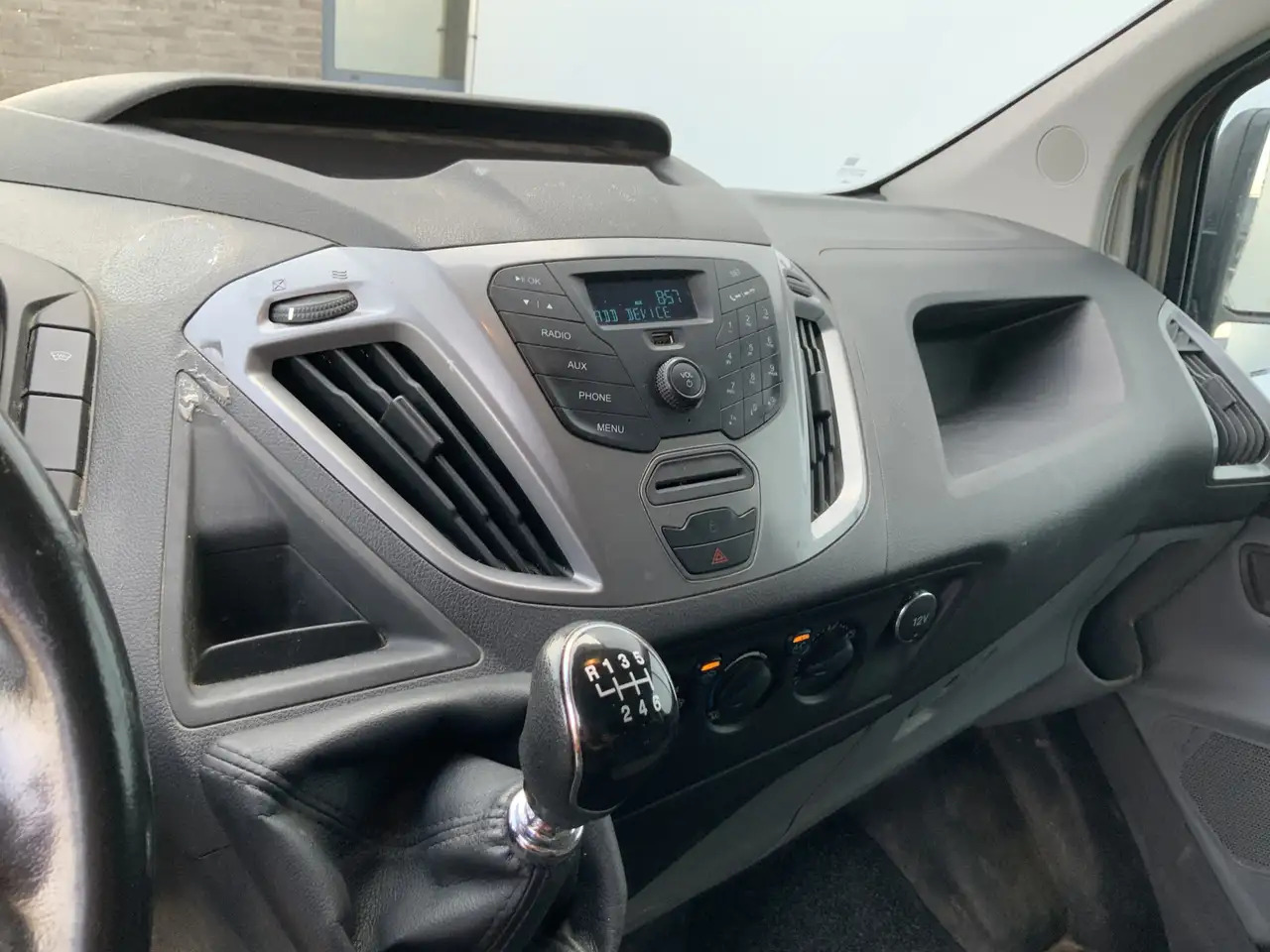 Ford Transit Custom 340 2.0 TDCI L2H1 Trend Airco Cruise 3 Zits Dub Sc - فان المدمجة: صور 5 Ford Transit Custom 340 2.0 TDCI L2H1 Trend Airco Cruise 3 Zits Dub Sc - فان المدمجة: صور 5
