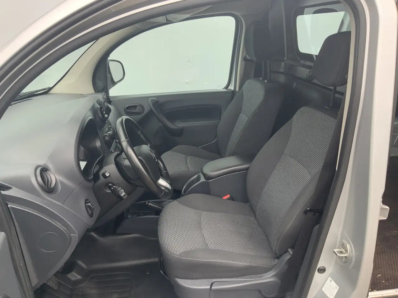 Mercedes-Benz Citan 109 CDI BlueEFFICIENCY Airco Dub Schuifdeur Cruise - فان, الشاحنات الصغيرة كابينة مزدوجة: صور 5 Mercedes-Benz Citan 109 CDI BlueEFFICIENCY Airco Dub Schuifdeur Cruise - فان, الشاحنات الصغيرة كابينة مزدوجة: صور 5