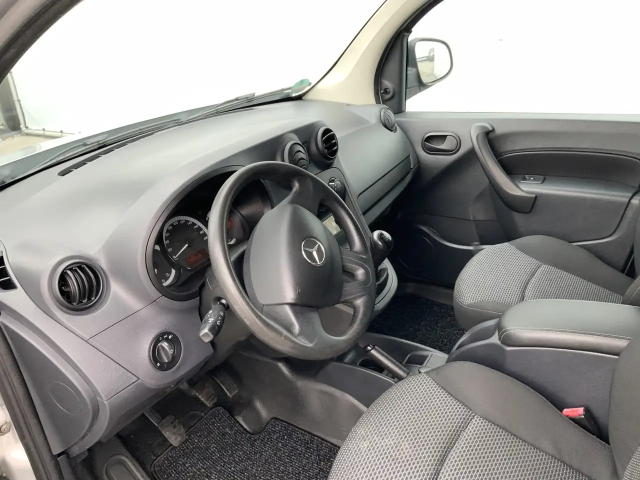 Mercedes-Benz Citan 109 CDI BlueEFFICIENCY Business Ambition Airco Tre - فان المدمجة: صور 5 Mercedes-Benz Citan 109 CDI BlueEFFICIENCY Business Ambition Airco Tre - فان المدمجة: صور 5