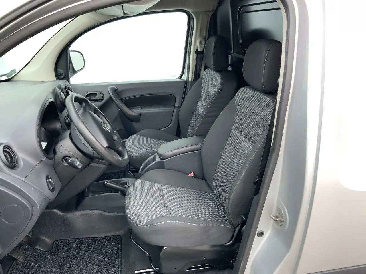 Mercedes-Benz Citan 109 CDI BlueEFFICIENCY Business Ambition Airco Tre - فان المدمجة: صور 4 Mercedes-Benz Citan 109 CDI BlueEFFICIENCY Business Ambition Airco Tre - فان المدمجة: صور 4