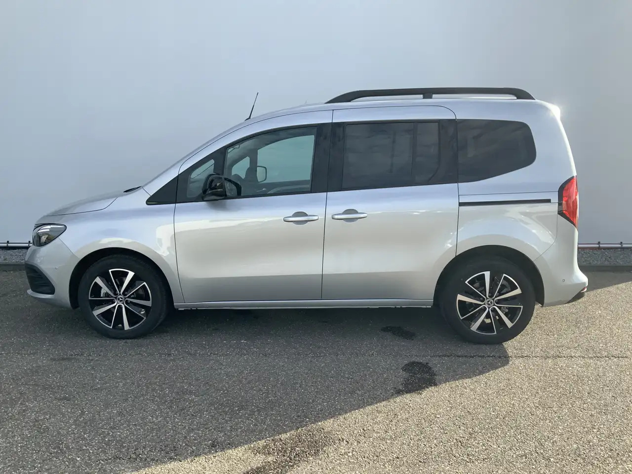 Mercedes-Benz EQT Tourer NIEUW !! 200 L1 Advanced Plus 45 kWh - سيارة: صور 4 Mercedes-Benz EQT Tourer NIEUW !! 200 L1 Advanced Plus 45 kWh - سيارة: صور 4