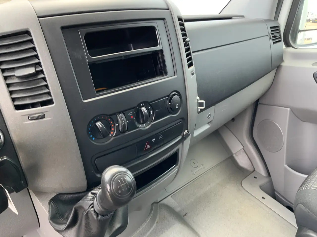 الشاحنات الصغيرة المبردة Mercedes-Benz Sprinter 311 2.2 CDI 366 ijsAuto - 40 C. Deuren 10 Euro 6: صور 6