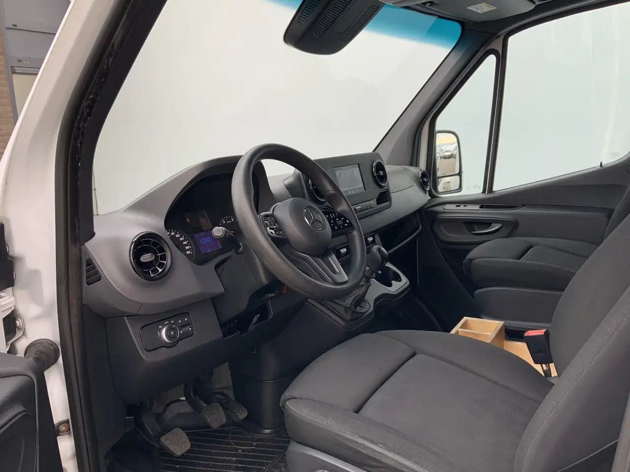 Mercedes-Benz Sprinter 316 2.2 CDI L2H2 Airco Cruise Camera Navi Trekhaak - فان: صور 4 Mercedes-Benz Sprinter 316 2.2 CDI L2H2 Airco Cruise Camera Navi Trekhaak - فان: صور 4