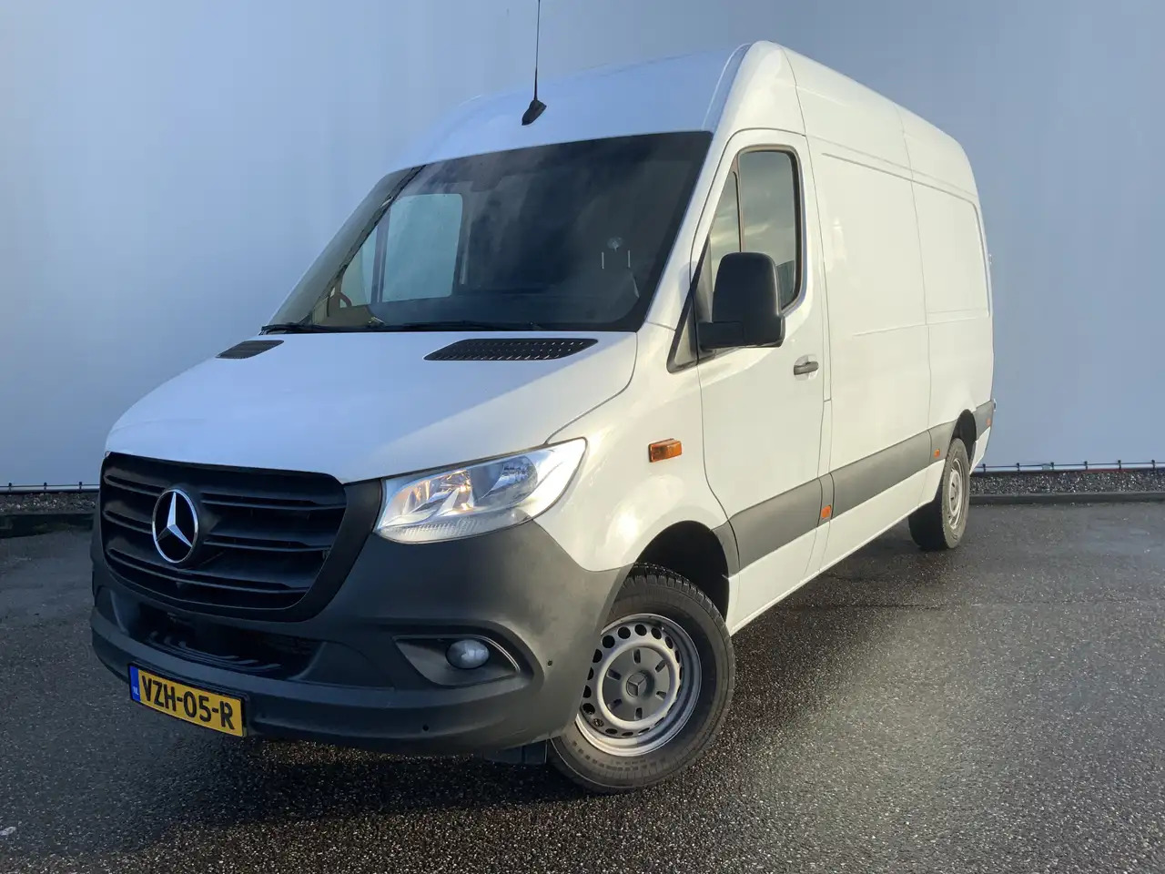 Mercedes-Benz Sprinter 317 1.9 CDI L2H2 RWD Cruise Airco 3 Zits Camera 36 - فان: صور 1 Mercedes-Benz Sprinter 317 1.9 CDI L2H2 RWD Cruise Airco 3 Zits Camera 36 - فان: صور 1