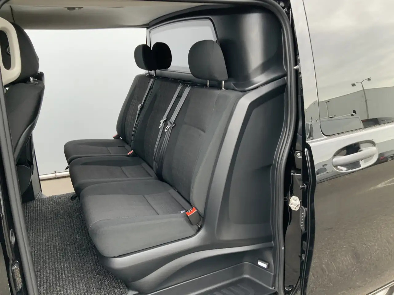 Mercedes-Benz Vito 119 CDI Lang Automaat Dub Cab Dub Schuifdeur Airco - الشاحنات الصغيرة كابينة مزدوجة: صور 5 Mercedes-Benz Vito 119 CDI Lang Automaat Dub Cab Dub Schuifdeur Airco - الشاحنات الصغيرة كابينة مزدوجة: صور 5