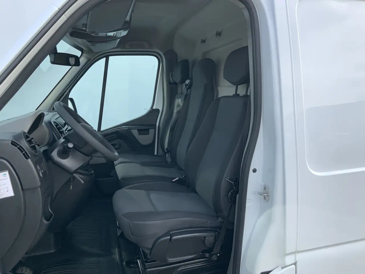 Nissan NV400 2.3 dCi L2H2 Optima L2H2 Airco Cruise Trekhaak 250 - فان: صور 5 Nissan NV400 2.3 dCi L2H2 Optima L2H2 Airco Cruise Trekhaak 250 - فان: صور 5