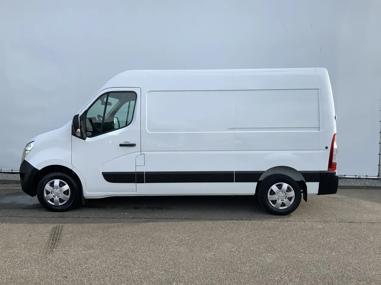Nissan NV400 2.3 dCi L2H2 Optima L2H2 Airco Cruise Trekhaak 250 - فان: صور 3 Nissan NV400 2.3 dCi L2H2 Optima L2H2 Airco Cruise Trekhaak 250 - فان: صور 3