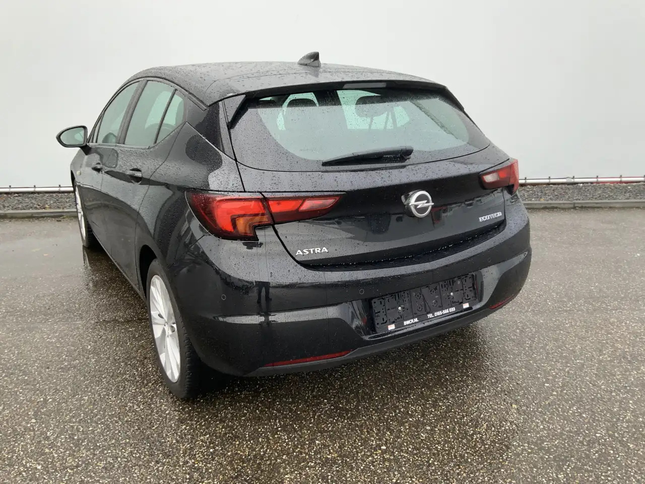 Opel Astra 1.6 BiTurbo Business Executive Airco Cruise Navi A - هاتشباك: صور 2 Opel Astra 1.6 BiTurbo Business Executive Airco Cruise Navi A - هاتشباك: صور 2