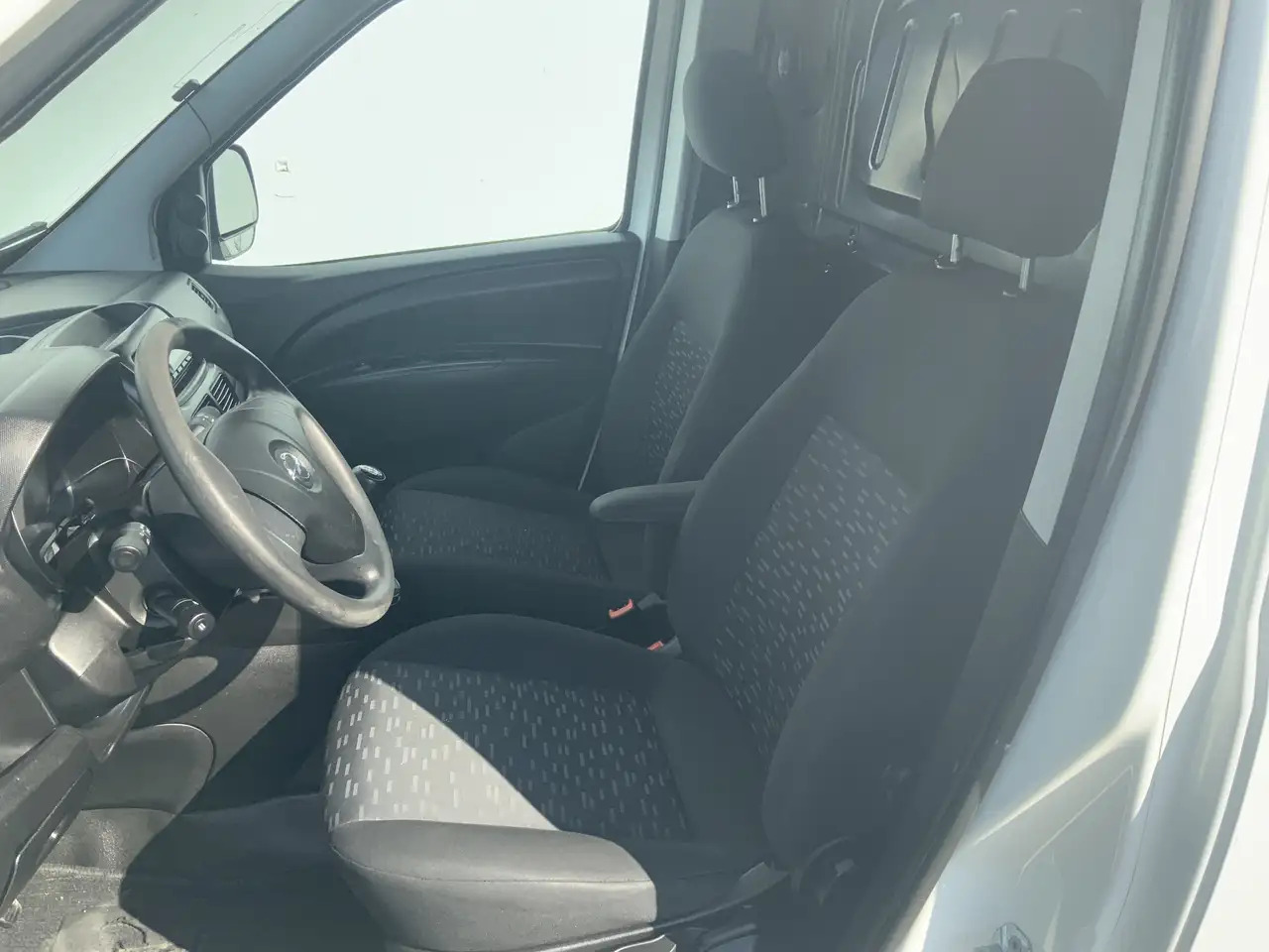Opel Combo 1.3 CDTi L1H1 EXPORT ecoFLEX Edition Airco Trekhaa - فان المدمجة: صور 4 Opel Combo 1.3 CDTi L1H1 EXPORT ecoFLEX Edition Airco Trekhaa - فان المدمجة: صور 4