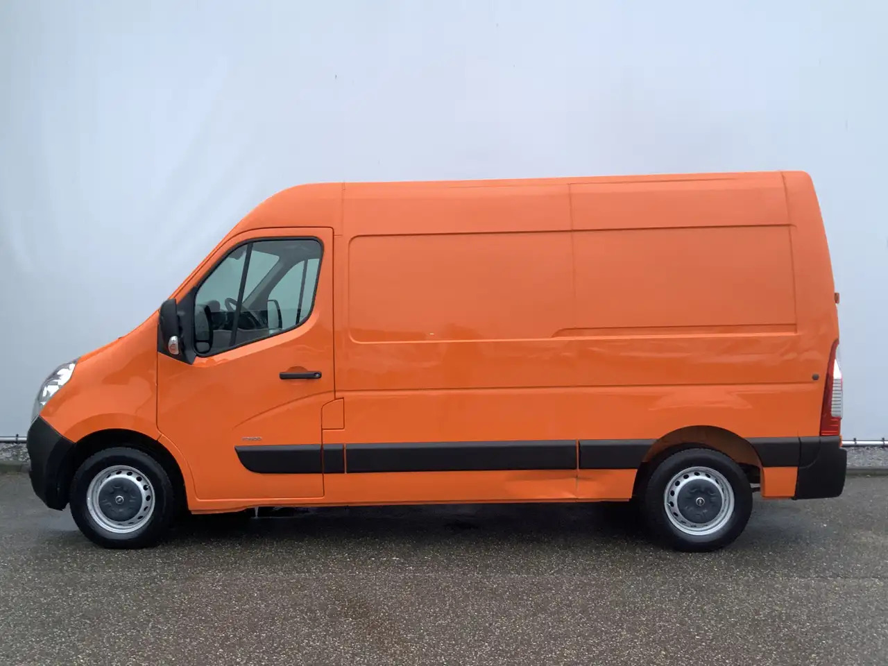 Opel Movano 2.3 CDTI BiTurbo L2H3 Start/Stop Airco 3 Zits Trek - فان: صور 3 Opel Movano 2.3 CDTI BiTurbo L2H3 Start/Stop Airco 3 Zits Trek - فان: صور 3