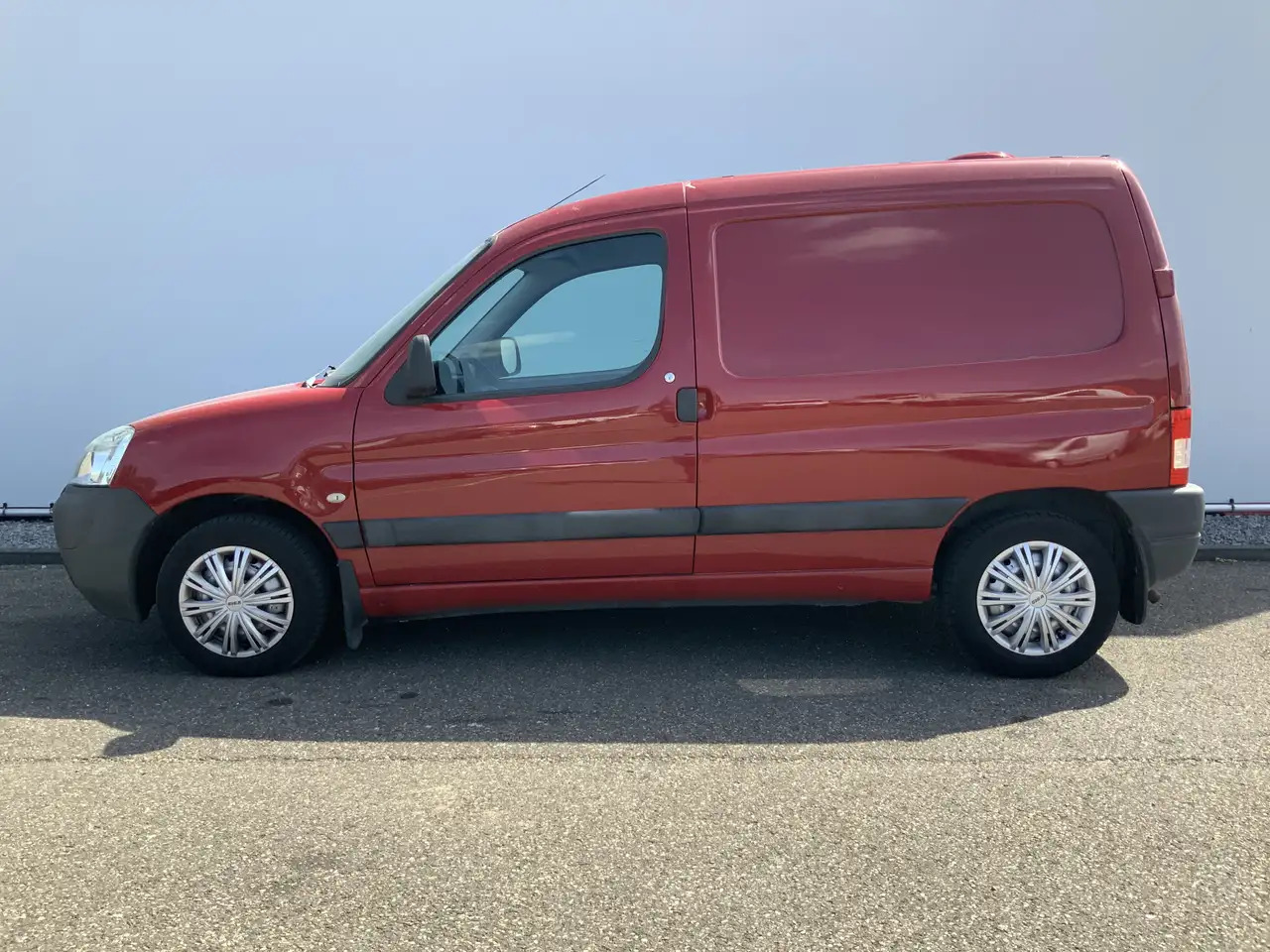 Peugeot Partner 170C 1.4 Avantage Benzine Trekhaak 900 kg Elec Raa - فان المدمجة: صور 3 Peugeot Partner 170C 1.4 Avantage Benzine Trekhaak 900 kg Elec Raa - فان المدمجة: صور 3