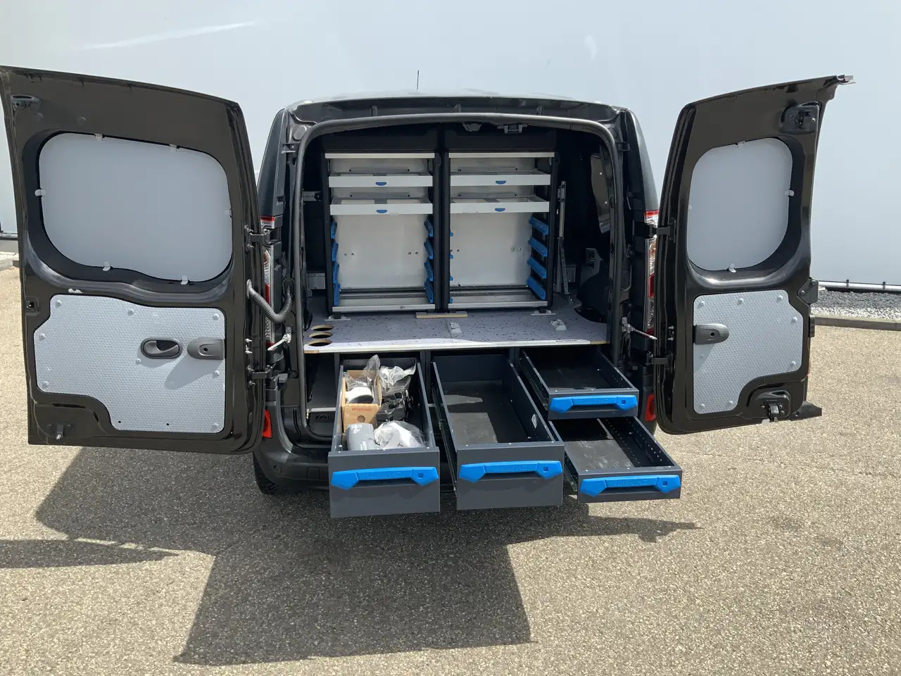 Renault Kangoo 1.5 dCi 90 Energy Comfort Plus .Sortimo Kasten Com - فان المدمجة: صور 3 Renault Kangoo 1.5 dCi 90 Energy Comfort Plus .Sortimo Kasten Com - فان المدمجة: صور 3