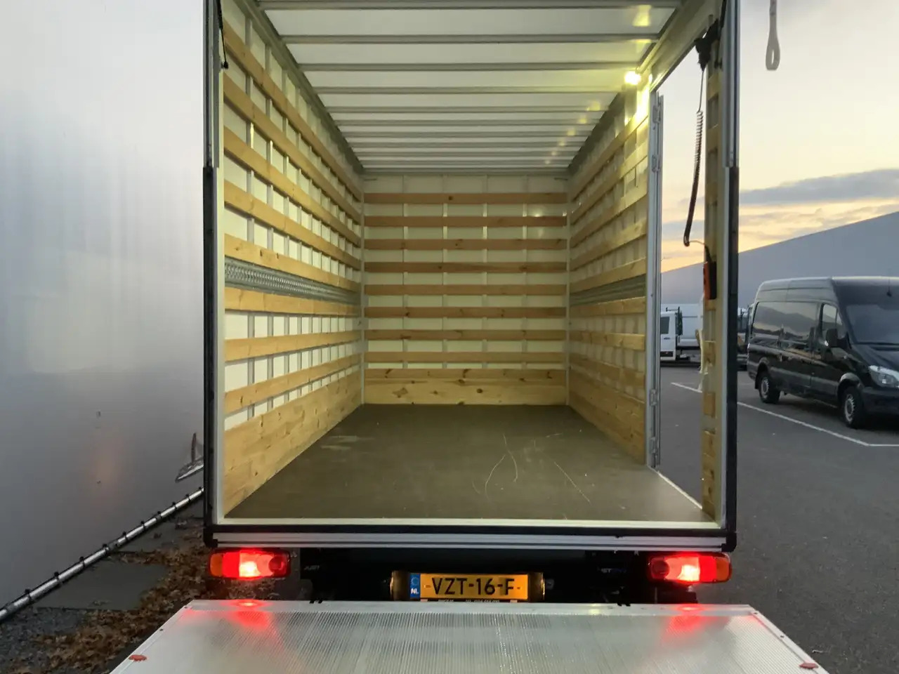 تأجير Renault Master T35 2.3 dCi 145 L3 Meubelbak&Klep Zijdeur Airco Cr Renault Master T35 2.3 dCi 145 L3 Meubelbak&Klep Zijdeur Airco Cr: صور 22