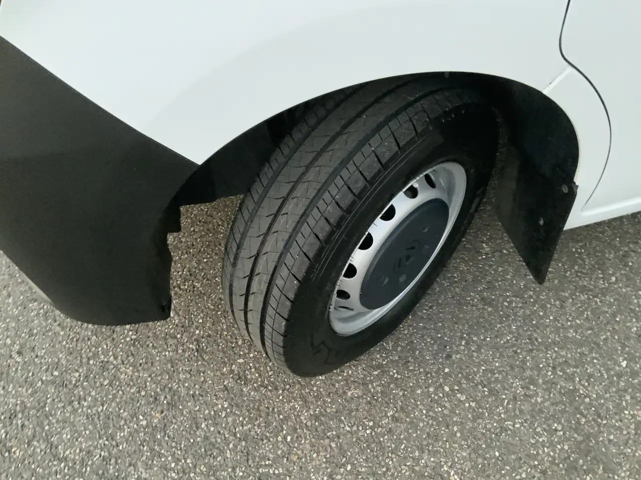 تأجير Renault Master T35 2.3 dCi 145 L3 Meubelbak&Klep Zijdeur Airco Cr Renault Master T35 2.3 dCi 145 L3 Meubelbak&Klep Zijdeur Airco Cr: صور 18