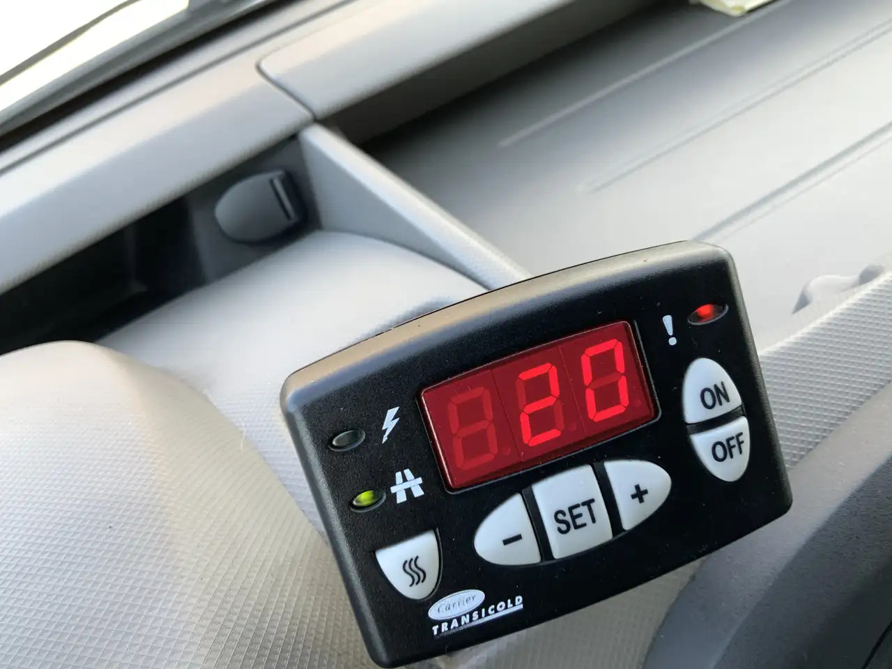 Renault Master T35 2.3 dCi L3H2 Maxi Koelauto Cruise 3 Zits Euro - الشاحنات الصغيرة المبردة: صور 5 Renault Master T35 2.3 dCi L3H2 Maxi Koelauto Cruise 3 Zits Euro - الشاحنات الصغيرة المبردة: صور 5