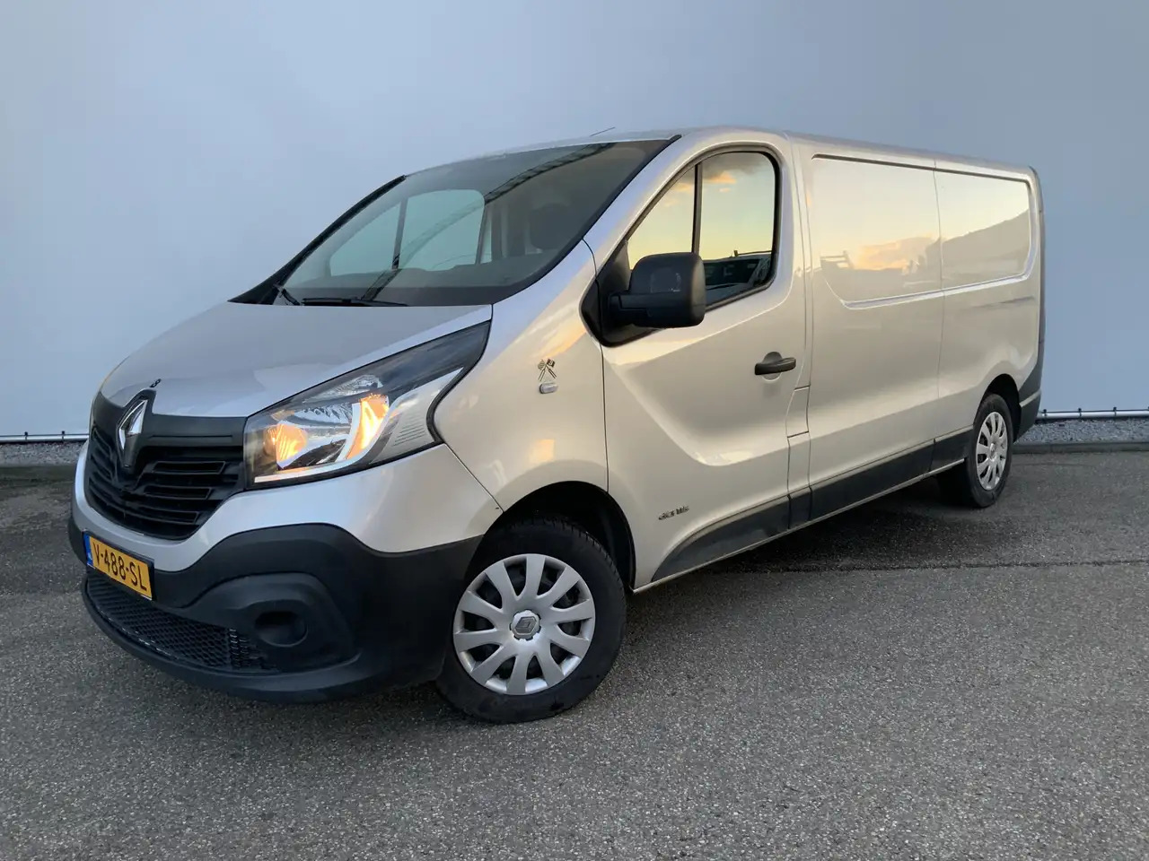 Renault Trafic 1.6 dCi T29 L2H1 Comfort Airco Cruise 3 Zits EXPOR - فان: صور 1 Renault Trafic 1.6 dCi T29 L2H1 Comfort Airco Cruise 3 Zits EXPOR - فان: صور 1