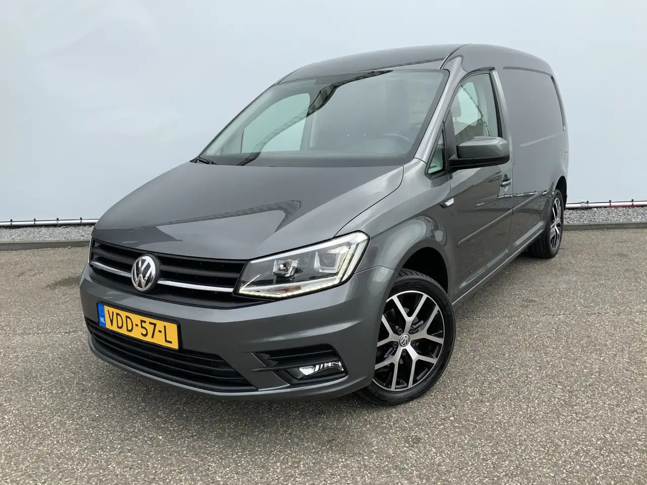 Volkswagen Caddy 2.0 TDI L2H1 AUTOMAAT BMT Maxi Exclusive Edition A - فان المدمجة: صور 1 Volkswagen Caddy 2.0 TDI L2H1 AUTOMAAT BMT Maxi Exclusive Edition A - فان المدمجة: صور 1