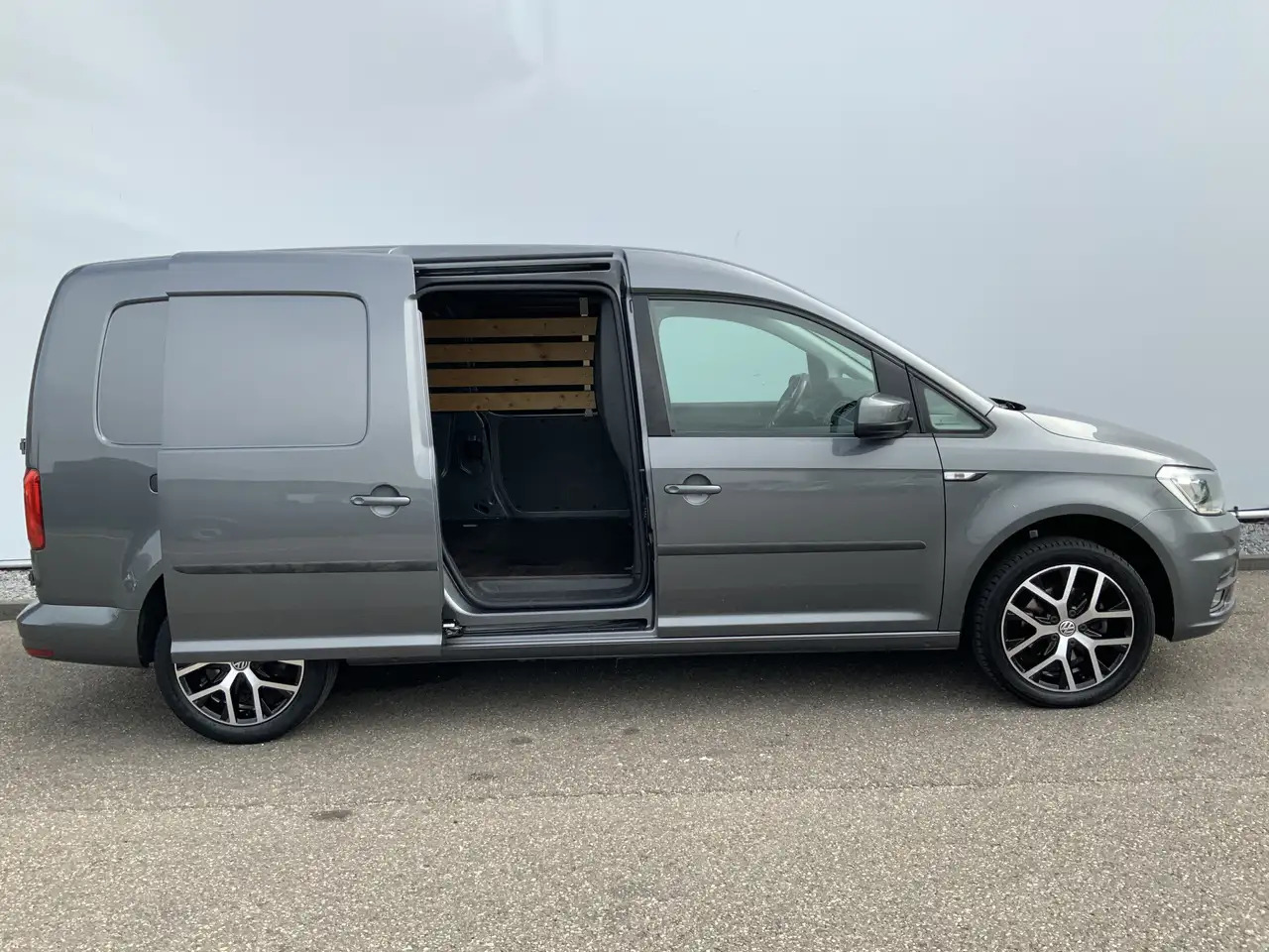 تأجير Volkswagen Caddy 2.0 TDI L2H1 AUTOMAAT BMT Maxi Exclusive Edition A Volkswagen Caddy 2.0 TDI L2H1 AUTOMAAT BMT Maxi Exclusive Edition A: صور 20