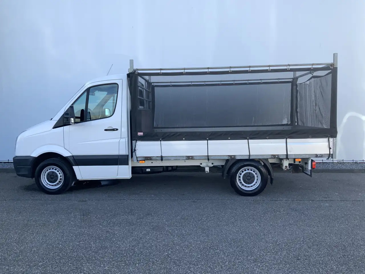 Volkswagen Crafter 50 2.0 TDI L2H1Pick Up Airco Cruise Trekhaak 3500 - الشاحنات الصغيرة المسطحة: صور 3 Volkswagen Crafter 50 2.0 TDI L2H1Pick Up Airco Cruise Trekhaak 3500 - الشاحنات الصغيرة المسطحة: صور 3