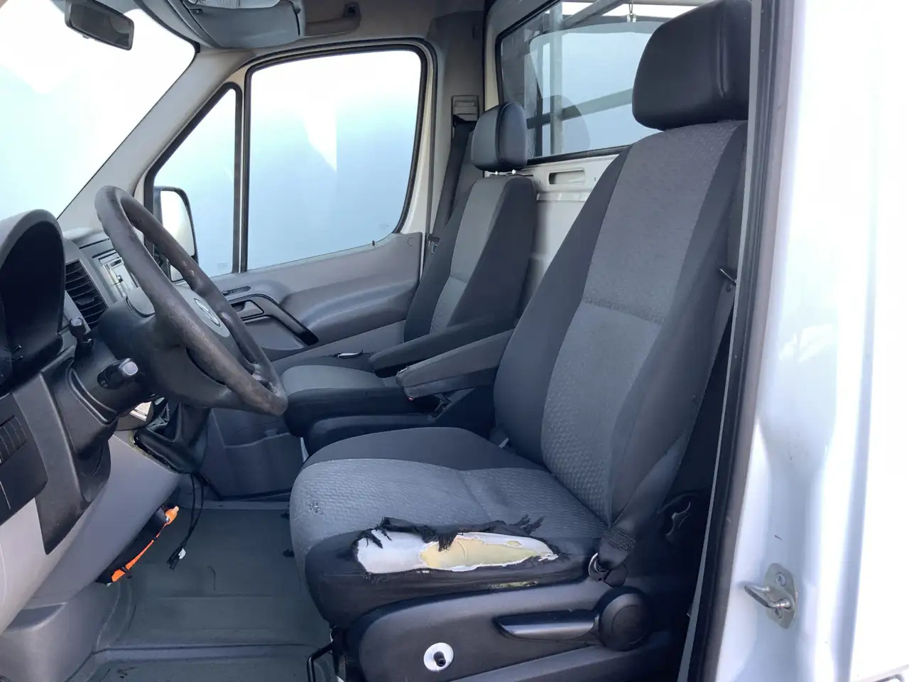 Volkswagen Crafter 50 2.0 TDI L2H1Pick Up Airco Cruise Trekhaak 3500 - الشاحنات الصغيرة المسطحة: صور 4 Volkswagen Crafter 50 2.0 TDI L2H1Pick Up Airco Cruise Trekhaak 3500 - الشاحنات الصغيرة المسطحة: صور 4