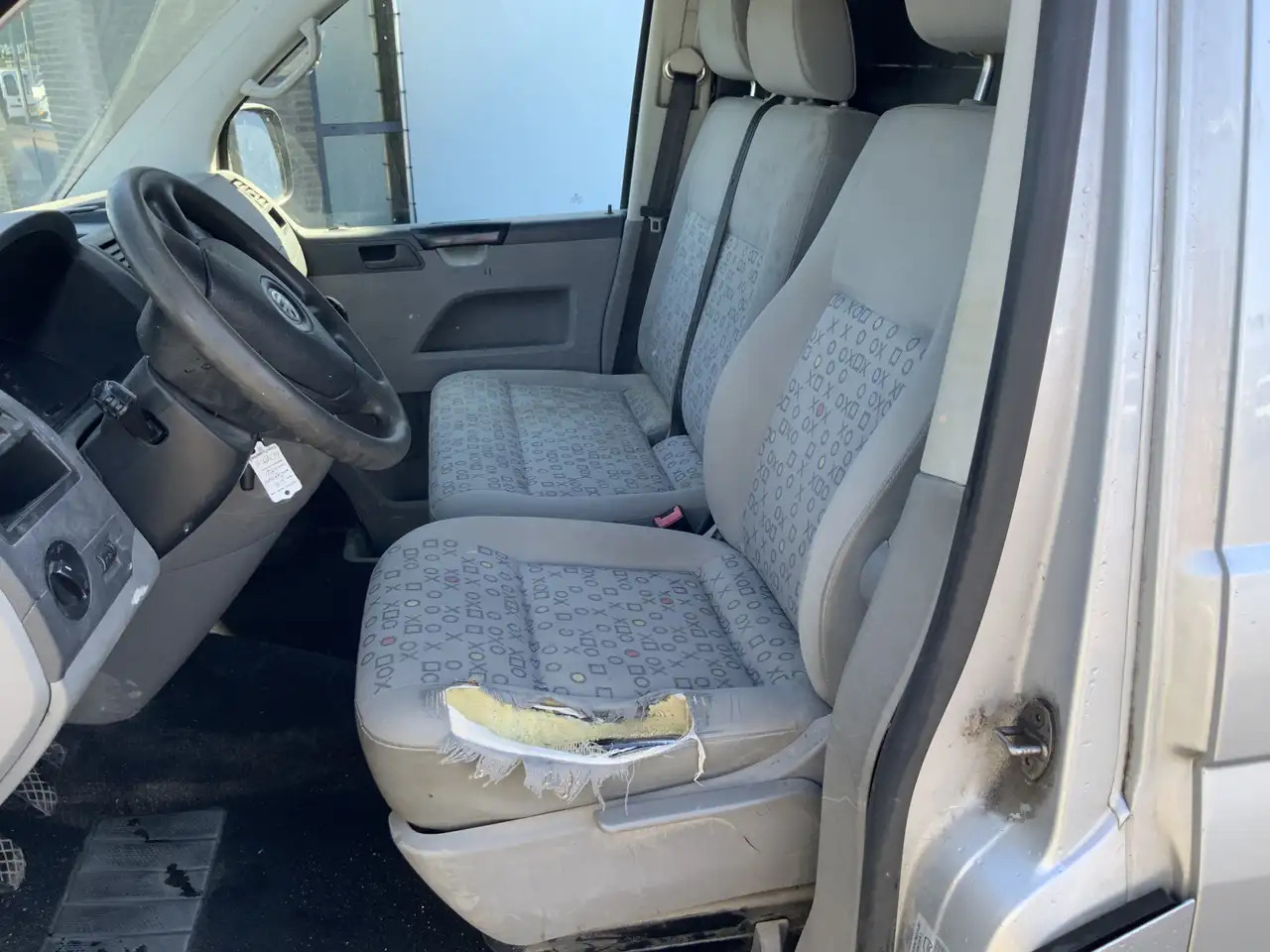 Volkswagen T5 Transporter 1.9 TDI 340 MHD (Versnellingsbak Defekt !!)Airco 3 - فان: صور 2 Volkswagen T5 Transporter 1.9 TDI 340 MHD (Versnellingsbak Defekt !!)Airco 3 - فان: صور 2