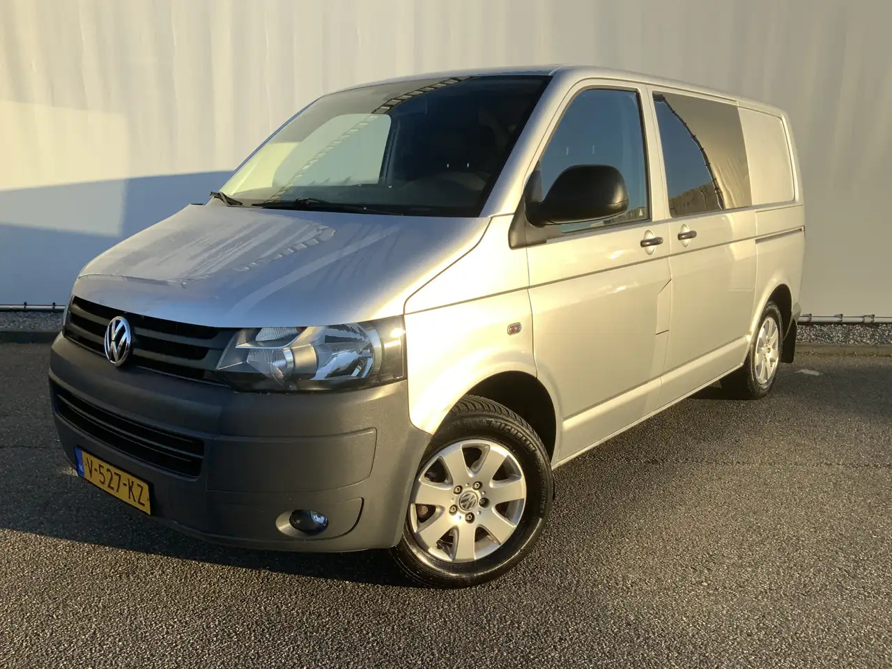 Volkswagen T5 Transporter 2.0 L1H2 Benzine Airco Navi Dub Schuifdeuren Leer - فان: صور 1 Volkswagen T5 Transporter 2.0 L1H2 Benzine Airco Navi Dub Schuifdeuren Leer - فان: صور 1