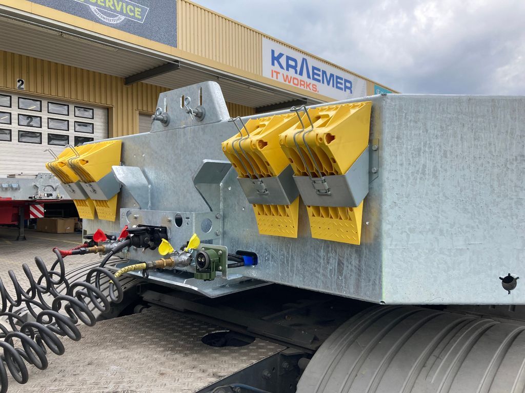 Faymonville MAX Trailer 4-Achs-Tele-Semi mit hydr. Rampen - عربة مسطحة منخفضة نصف مقطورة: صور 3 Faymonville MAX Trailer 4-Achs-Tele-Semi mit hydr. Rampen - عربة مسطحة منخفضة نصف مقطورة: صور 3