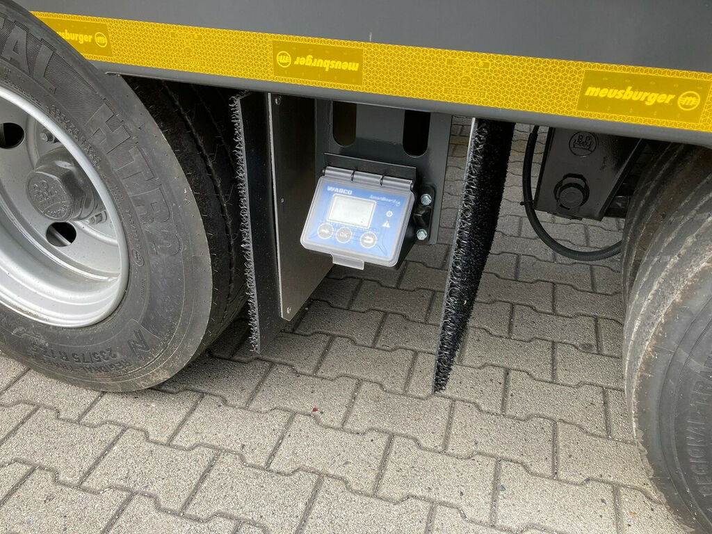 Meusburger 3-Achs-Satteltieflader mit abklappbarem Heck - عربة مسطحة منخفضة نصف مقطورة: صور 4 Meusburger 3-Achs-Satteltieflader mit abklappbarem Heck - عربة مسطحة منخفضة نصف مقطورة: صور 4