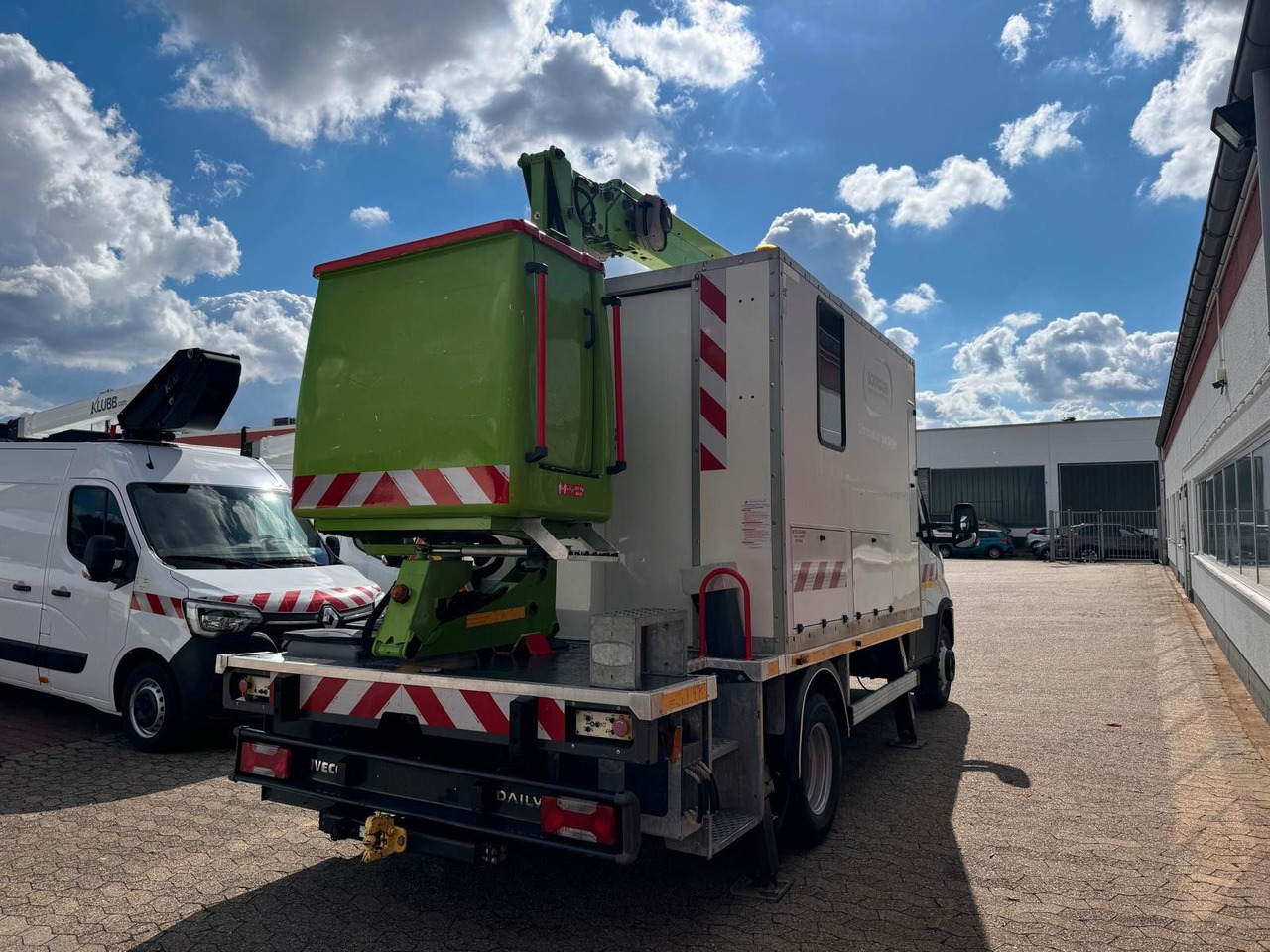 Iveco 70C18 Hubarbeitsbühne France Elevateur 172 CPL - مصاعد الازدهار محمولة على شاحنة: صور 5 Iveco 70C18 Hubarbeitsbühne France Elevateur 172 CPL - مصاعد الازدهار محمولة على شاحنة: صور 5