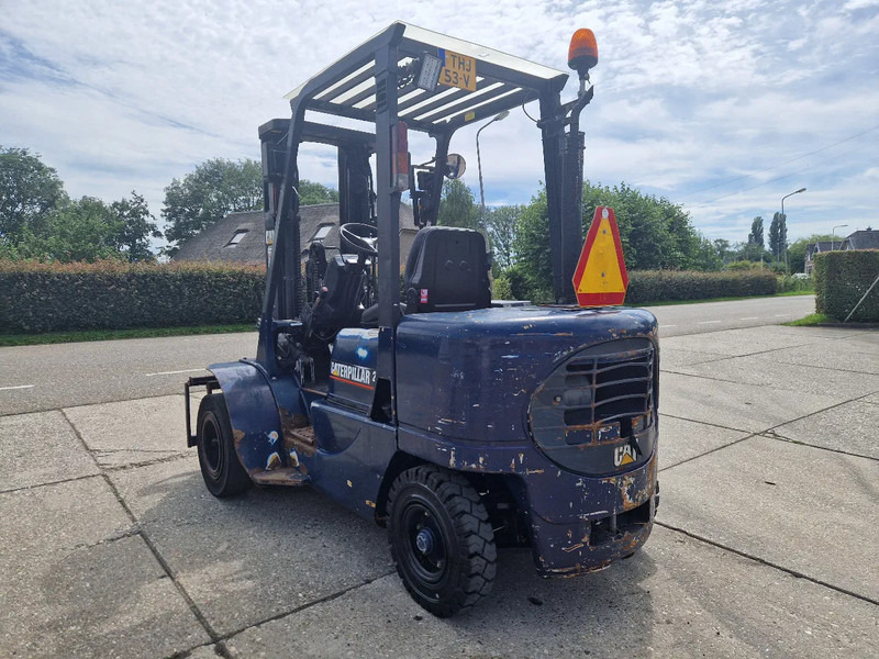 Caterpillar DP25K met breed vorkenbord - رافعة شوكية ديزل: صور 3 Caterpillar DP25K met breed vorkenbord - رافعة شوكية ديزل: صور 3