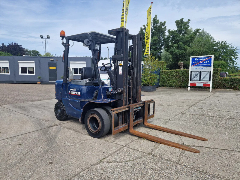 Caterpillar DP25K met breed vorkenbord - رافعة شوكية ديزل: صور 2 Caterpillar DP25K met breed vorkenbord - رافعة شوكية ديزل: صور 2