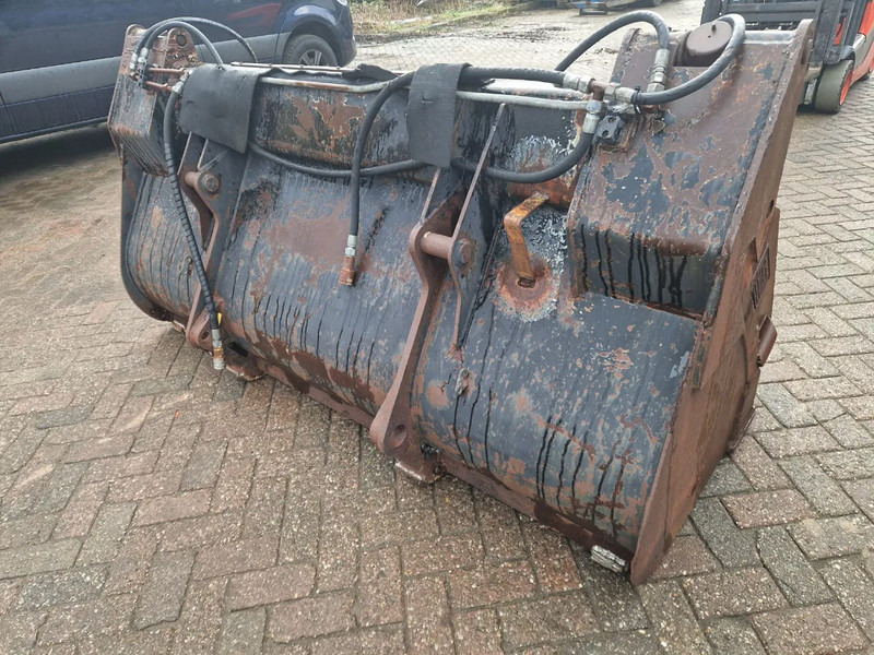 Doppstadt met Volvo aansluiting - بكت - آلات البناء: صور 4 Doppstadt met Volvo aansluiting - بكت - آلات البناء: صور 4