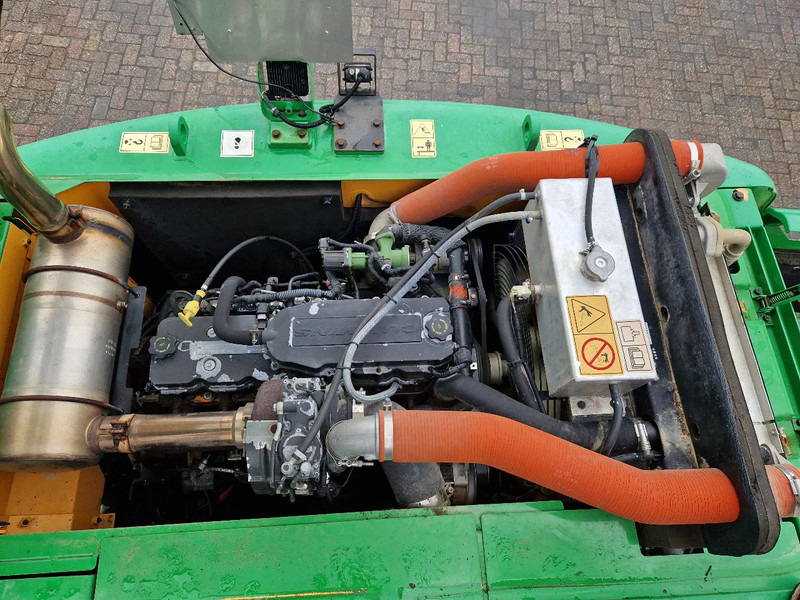 Hyundai Robex 160W-9A met 6-cilinder Cummins motor - حفارة على عجلات: صور 5 Hyundai Robex 160W-9A met 6-cilinder Cummins motor - حفارة على عجلات: صور 5