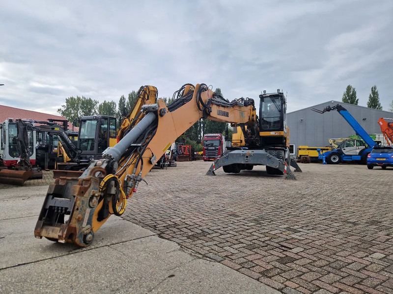 Liebherr A 920 Litronic - حفارة النقل والشحن: صور 3 Liebherr A 920 Litronic - حفارة النقل والشحن: صور 3