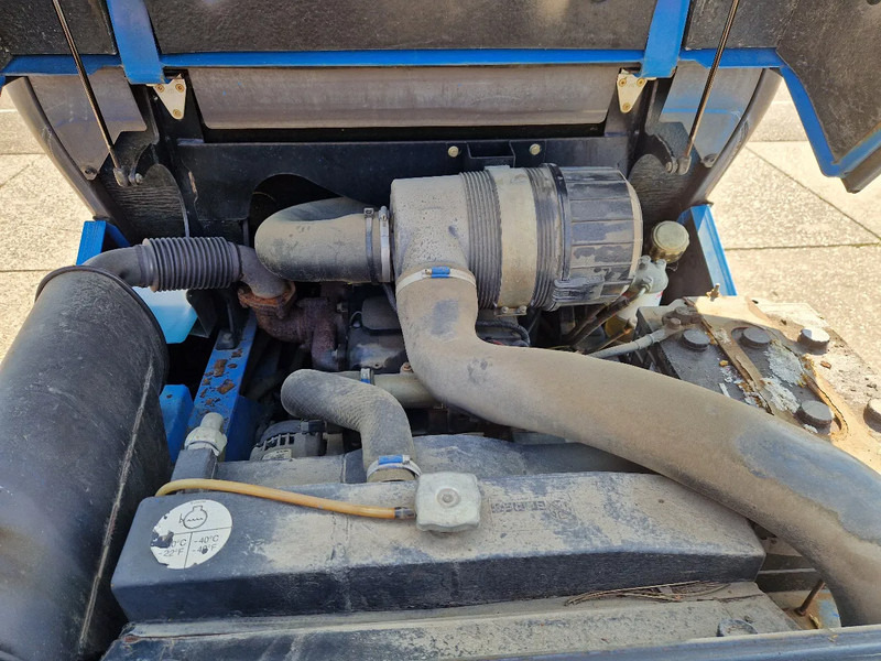 Manitou MC50 ruwterreinheftruck met sideshift - شاحنات الطرق الوعرة: صور 5 Manitou MC50 ruwterreinheftruck met sideshift - شاحنات الطرق الوعرة: صور 5