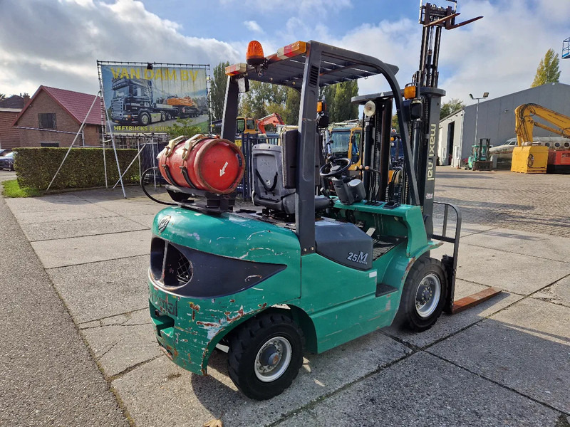 Maximal Nissan Zhejiang 2.5 ton LPG LOW HOURS - رافعة شوكية تعمل بالغاز: صور 4 Maximal Nissan Zhejiang 2.5 ton LPG LOW HOURS - رافعة شوكية تعمل بالغاز: صور 4