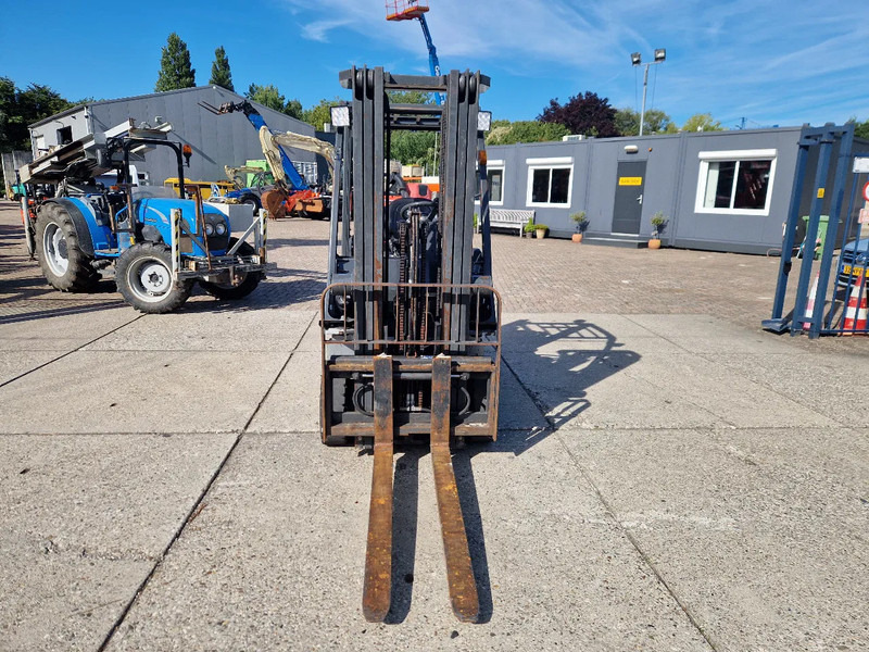 Nissan 1800 kg. LPG met keuring - رافعة شوكية تعمل بالغاز: صور 5 Nissan 1800 kg. LPG met keuring - رافعة شوكية تعمل بالغاز: صور 5