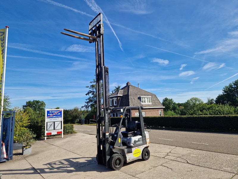 Nissan 1800 kg. LPG met keuring - رافعة شوكية تعمل بالغاز: صور 2 Nissan 1800 kg. LPG met keuring - رافعة شوكية تعمل بالغاز: صور 2