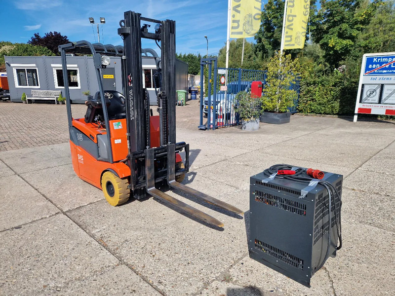 Toyota 1500 kg. elektrisch hefhoogte 5.00m. - رافعة شوكية كهربائية: صور 3 Toyota 1500 kg. elektrisch hefhoogte 5.00m. - رافعة شوكية كهربائية: صور 3