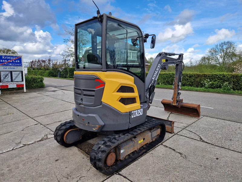 Volvo ECR25D met 2562 uur - حفارة مصغرة: صور 4 Volvo ECR25D met 2562 uur - حفارة مصغرة: صور 4