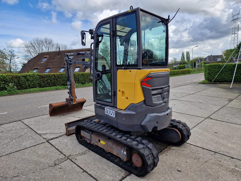 Volvo ECR25D met 2562 uur - حفارة مصغرة: صور 3 Volvo ECR25D met 2562 uur - حفارة مصغرة: صور 3