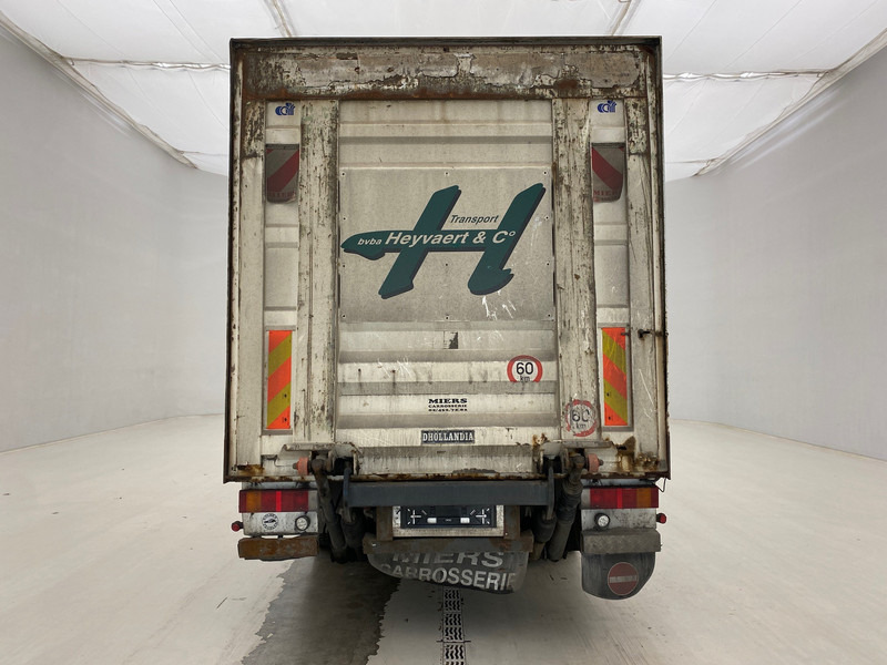 بصندوق مغلق شاحنة DAF CF75.250 - damaged engine: صور 6