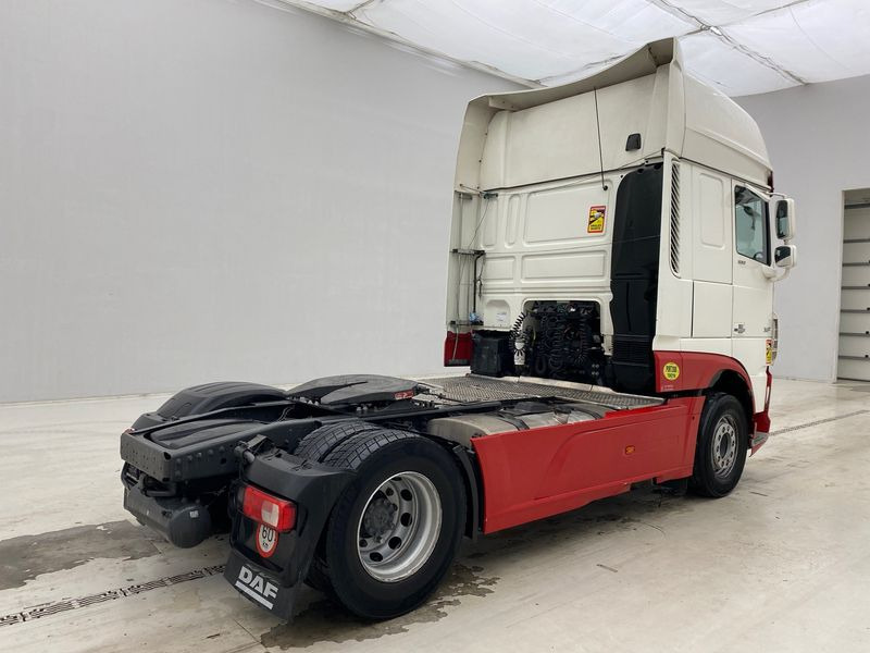 DAF XF105.530 Super Space Cab - شاحنة جرار: صور 4 DAF XF105.530 Super Space Cab - شاحنة جرار: صور 4