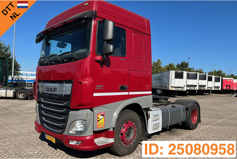 DAF XF106.440 Space Cab - شاحنة جرار: صور 1 DAF XF106.440 Space Cab - شاحنة جرار: صور 1