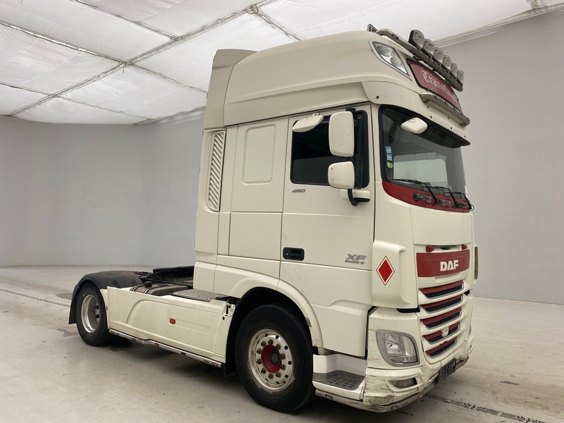 DAF XF106.460 Super Space Cab - شاحنة جرار: صور 3 DAF XF106.460 Super Space Cab - شاحنة جرار: صور 3
