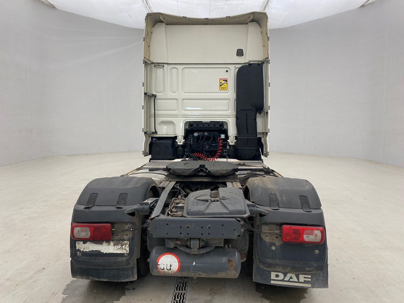 DAF XF106.460 Super Space Cab - شاحنة جرار: صور 5 DAF XF106.460 Super Space Cab - شاحنة جرار: صور 5